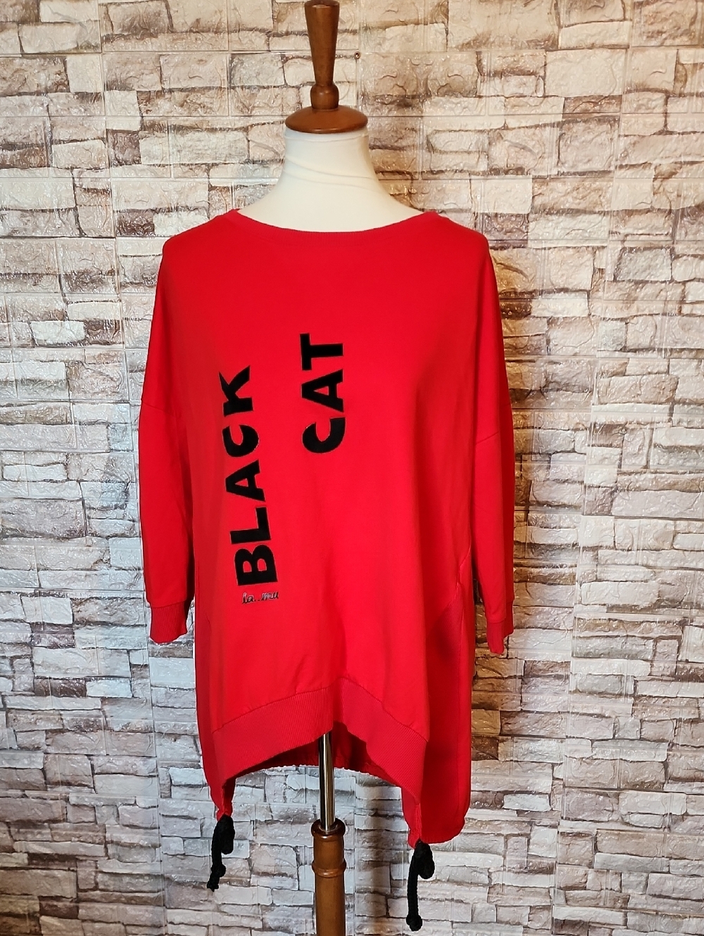 La Mu Red Sweatshirt With Black Logo